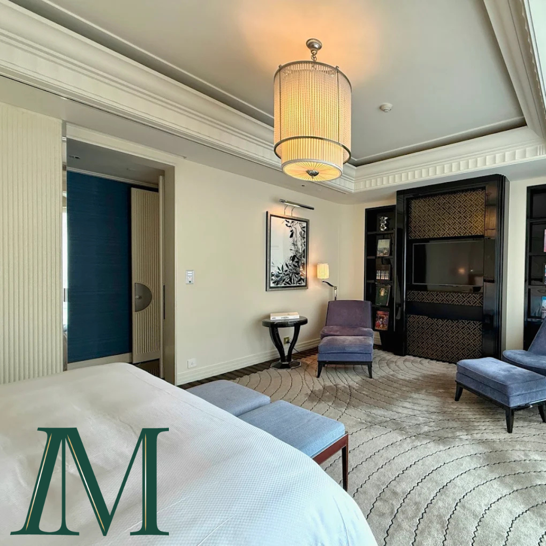 Pictures: a room in luxury hotel Peninsula Hotels